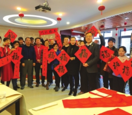 甘肅省抗癌協(xié)會(huì)舉辦第五屆寫(xiě)春聯(lián)送祝福公益活動(dòng)