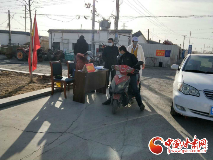 【甘肅全民戰(zhàn)“疫”】酒泉瓜州縣社區(qū)網(wǎng)格員守好一道門(mén)服務(wù)每戶(hù)人