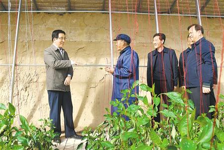 林鐸在武威調(diào)研指導(dǎo)工作時(shí)強(qiáng)調(diào) 精準(zhǔn)推進(jìn)復(fù)工復(fù)產(chǎn)全力攻克貧困堡壘 堅(jiān)決打贏(yíng)全面建成小康社會(huì)收官之戰(zhàn)