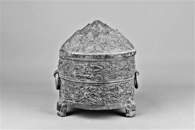 平?jīng)霾┥缴w神獸紋銅樽，東漢人向往過上神仙生活的印跡