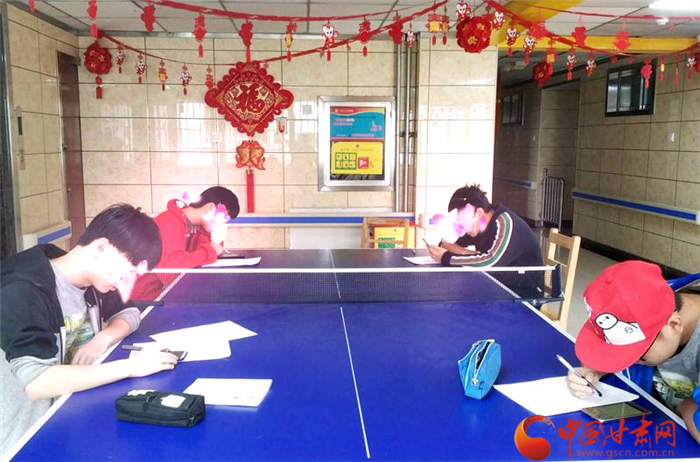 停課不?？?蘭州市兒童福利院組織初三學(xué)生首次線上月考 