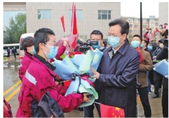 慶陽市第二、三批支援湖北醫(yī)療隊12名隊員凱旋