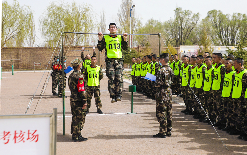 考核全程公開(kāi)透明！武警甘肅總隊(duì)執(zhí)勤支隊(duì)組織2020年士官培訓(xùn)對(duì)象選拔工作