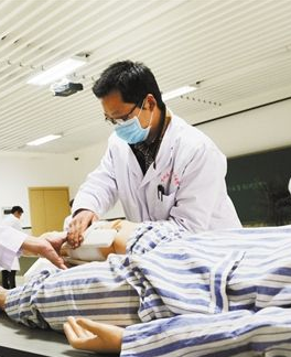 甘肅省轉(zhuǎn)發(fā)加強(qiáng)農(nóng)村訂單定向醫(yī)學(xué)生免費(fèi)培養(yǎng)就業(yè)安置和履約管理工作的實(shí)施意見 長期扎根基層的全科醫(yī)生可破格晉升職稱