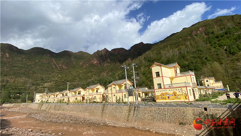 隴南宕昌：強化扶貧領(lǐng)域監(jiān)督執(zhí)紀(jì) 護航易地扶貧搬遷幸福路