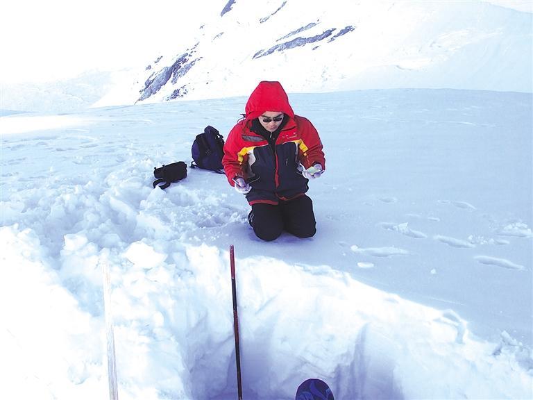 中科院西北研究院研究員李宗?。浩钸B山上的“守望者”