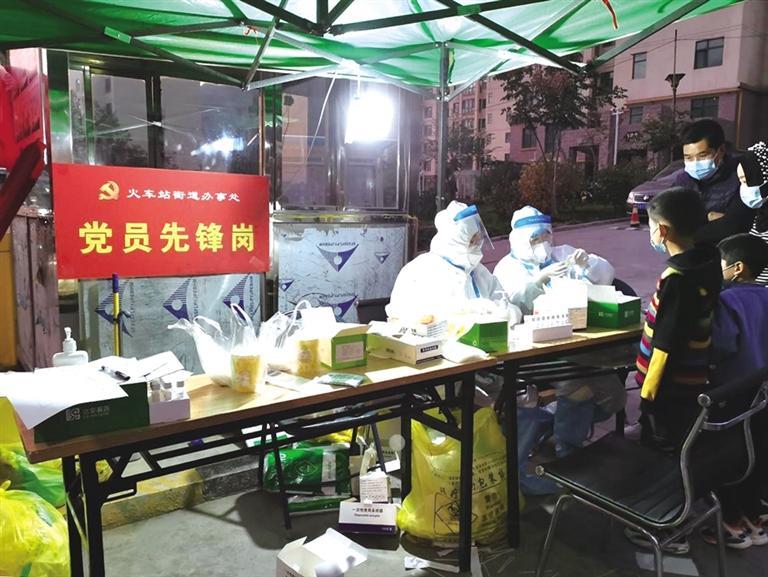 蘭州：響應(yīng)市委組織部號(hào)召 黨員干部沖鋒在前