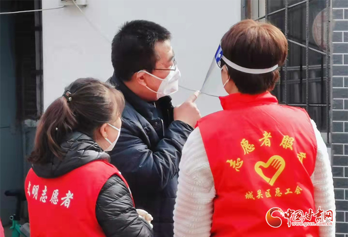 【甘快看·疫情防控最美有你（11）】奔走在“戰(zhàn)疫”一線！有一種力量叫志愿者