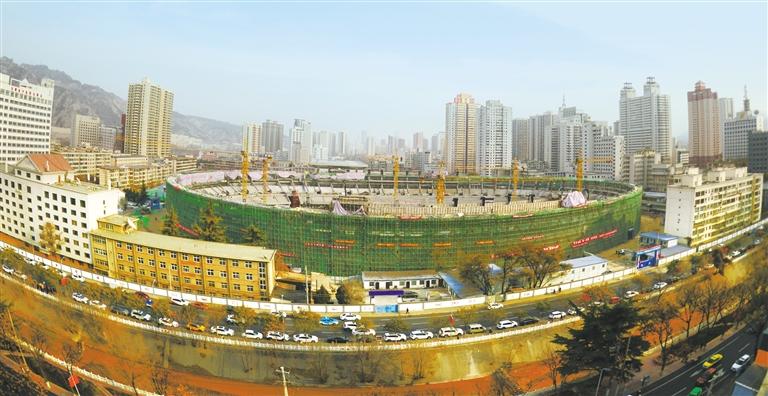蘭州市七里河體育場(chǎng)主體封頂，預(yù)計(jì)明年7月交付使用
