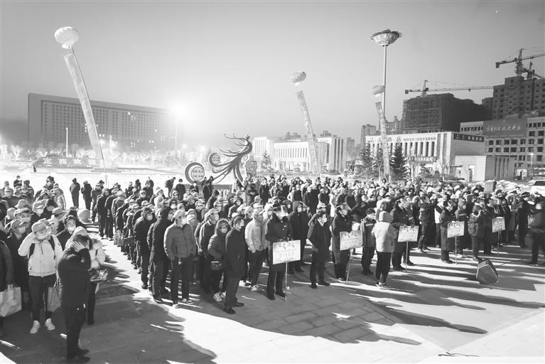 “從家到廠(chǎng)”一站式服務(wù)讓務(wù)工人員返崗無(wú)憂(yōu) 甘肅開(kāi)出今年首趟高鐵務(wù)工專(zhuān)列