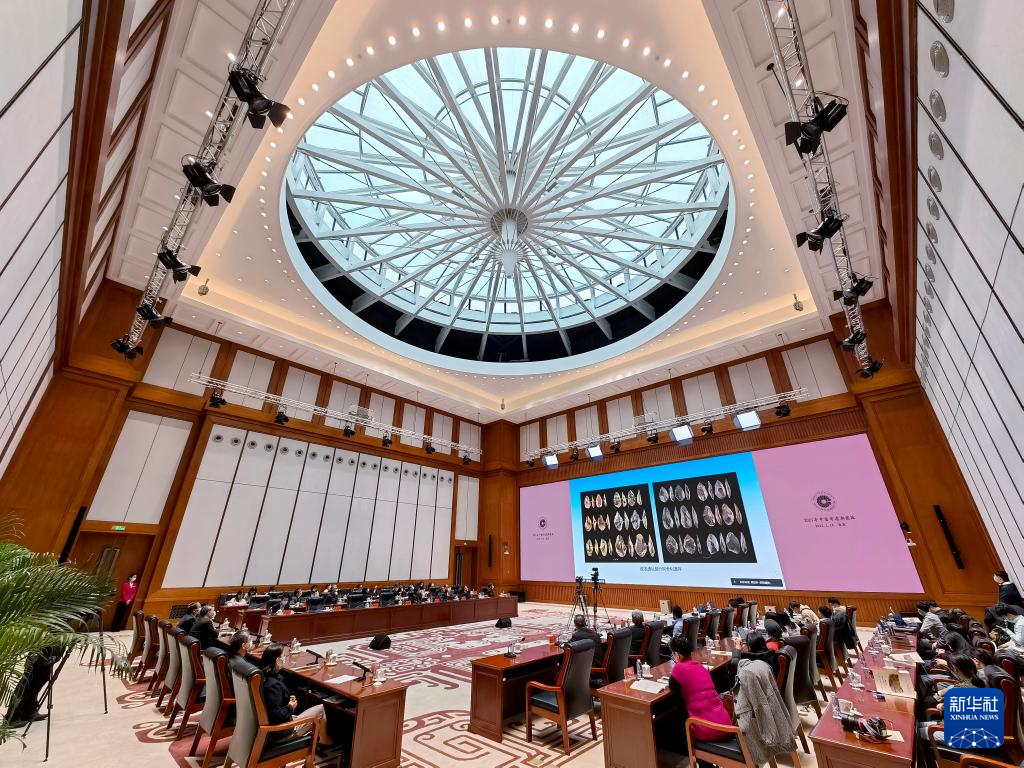 3月18日，“中國社會科學(xué)院考古學(xué)論壇·2021年中國考古新發(fā)現(xiàn)”進(jìn)行入選項目報告環(huán)節(jié)（手機(jī)照片）。