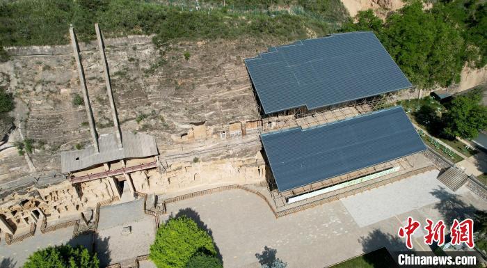 圖為航拍視角下的北石窟寺?！“瑧c龍 攝