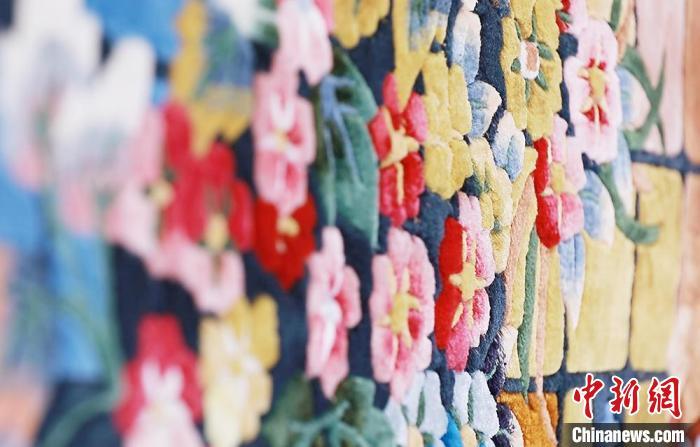 圖為手工地毯成品。　豆苗 攝