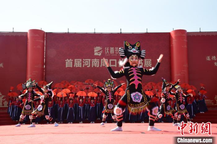 圖為首屆周口伏羲書展開幕式表演?！×赫赵?攝