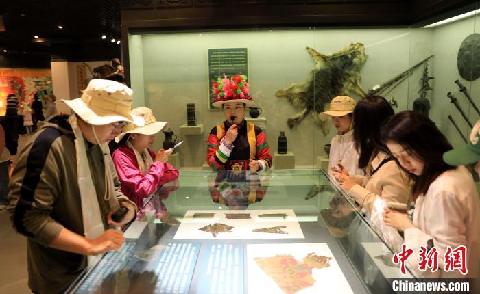 中國“土鄉(xiāng)”青?；ブh：土族故土園集中展示土族文化