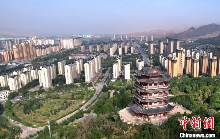 圖為“南涼古都”樂都朝陽山片區(qū)的今朝?！⊙Φ?攝