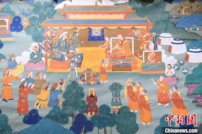 8月20日，在蘭州市博物館展出的大型歷史題材卷軸唐卡“涼州會(huì)盟”。　戴文昌 攝