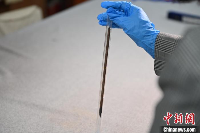 2024年5月7日，甘肅省博物館館藏國寶級文物“白馬作”毛筆。李亞龍　攝