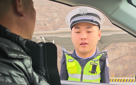 隴南交警：安全帶就是生命帶